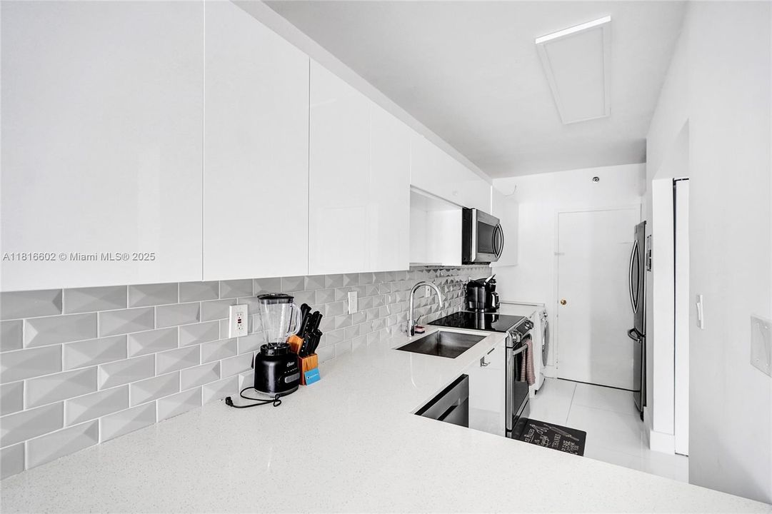 Recently Sold: $420,000 (0 beds, 1 baths, 550 Square Feet)