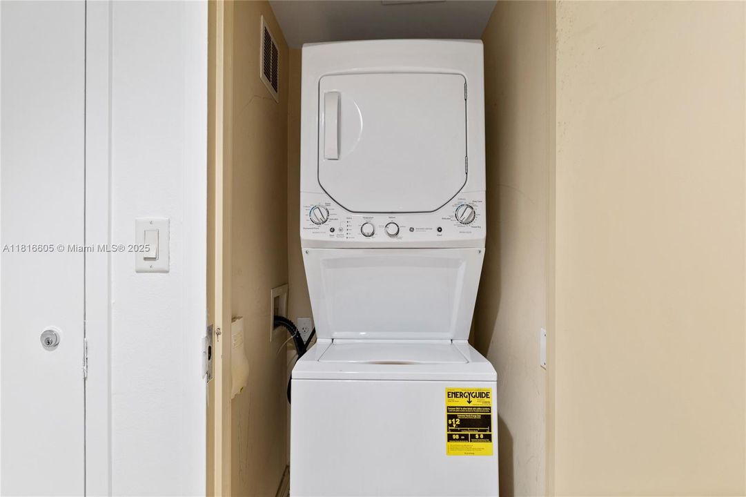 待售: $875,000 (3 贝兹, 3 浴室, 1860 平方英尺)