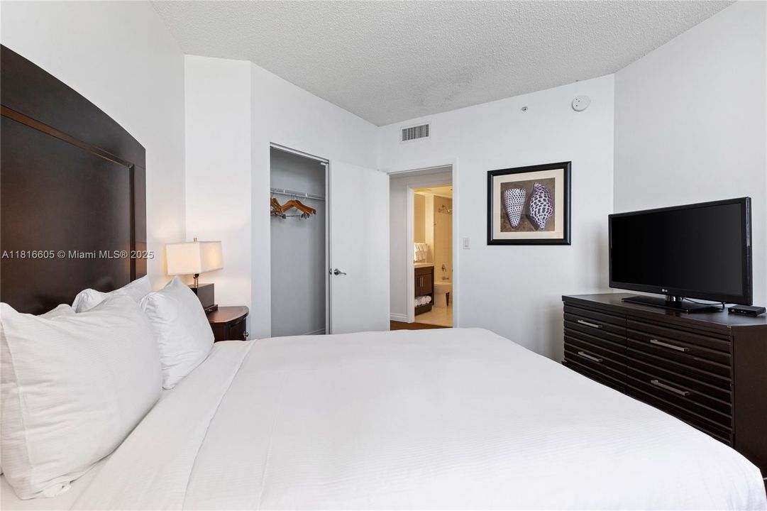 待售: $875,000 (3 贝兹, 3 浴室, 1860 平方英尺)