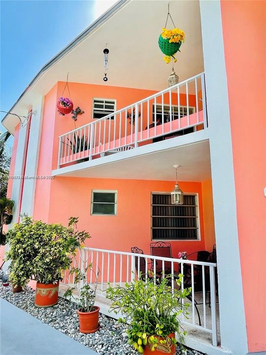 合同活跃: $700,000 (0 贝兹, 0 浴室, 2486 平方英尺)