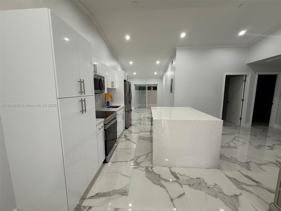 Недавно арендовано: $2,950 (3 спален, 2 ванн, 1175 Квадратных фут)