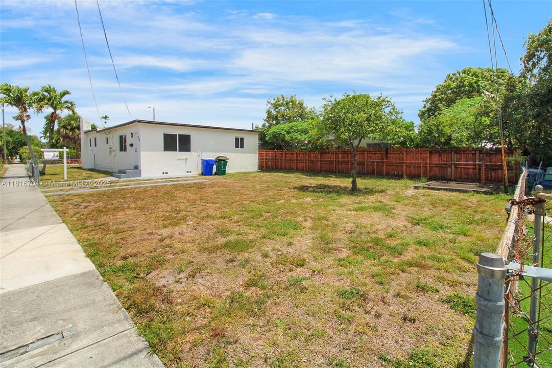 Recently Sold: $770,000 (4 beds, 2 baths, 1643 Square Feet)