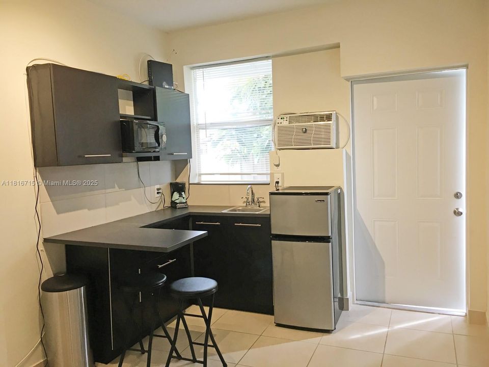 Recently Rented: $1,050 (0 beds, 1 baths, 0 Square Feet)