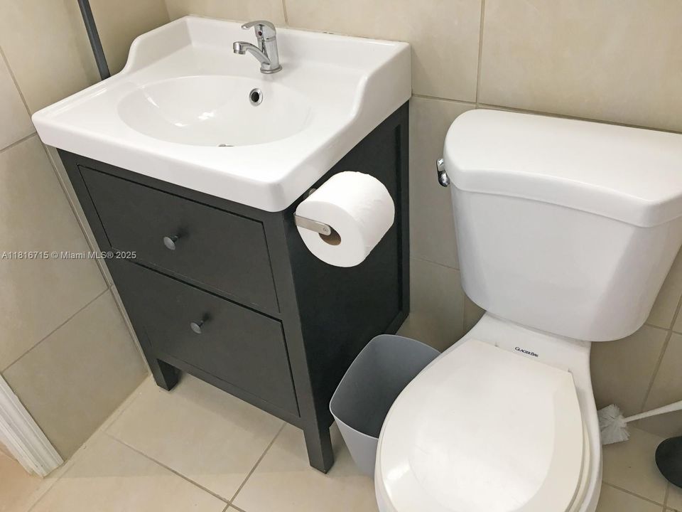 Recently Rented: $1,050 (0 beds, 1 baths, 0 Square Feet)