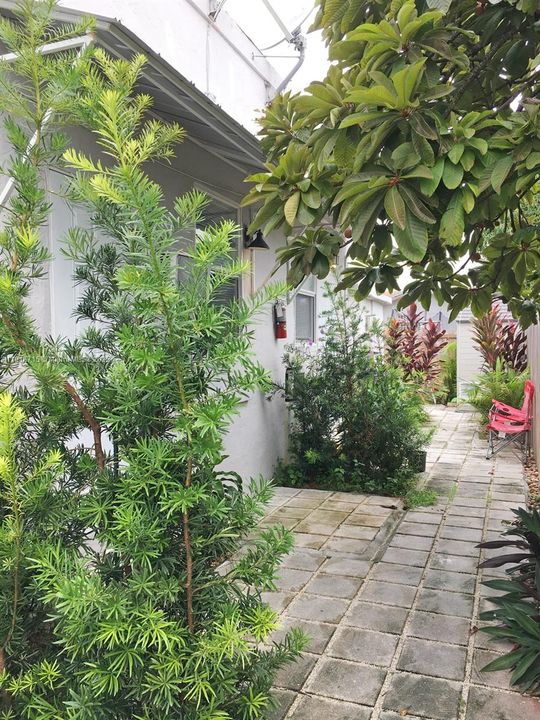 Recently Rented: $1,050 (0 beds, 1 baths, 0 Square Feet)