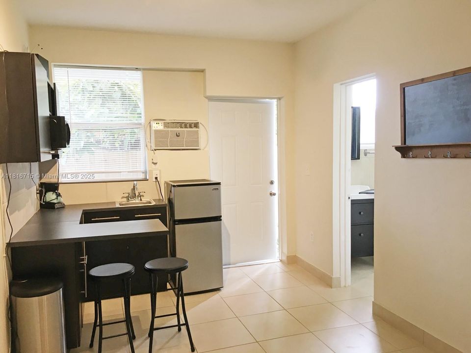 Recently Rented: $1,050 (0 beds, 1 baths, 0 Square Feet)