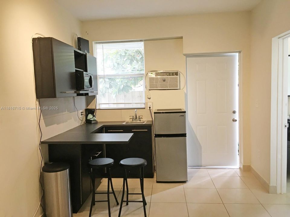 Recently Rented: $1,050 (0 beds, 1 baths, 0 Square Feet)