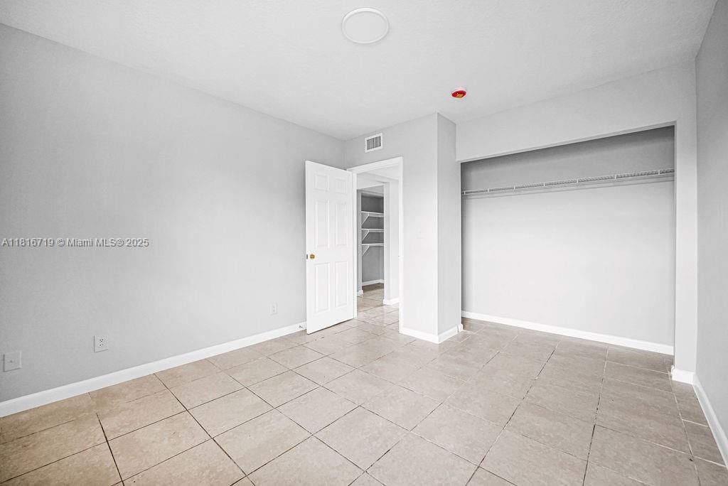 待售: $172,500 (3 贝兹, 2 浴室, 1056 平方英尺)