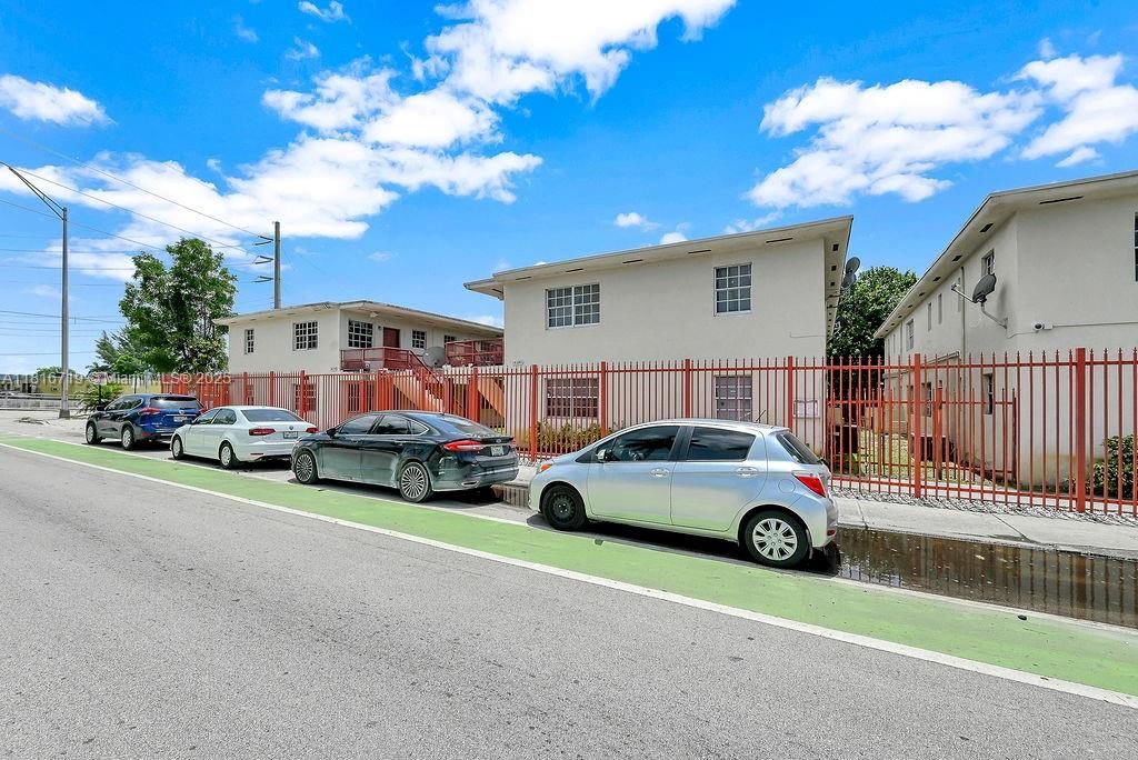 待售: $172,500 (3 贝兹, 2 浴室, 1056 平方英尺)