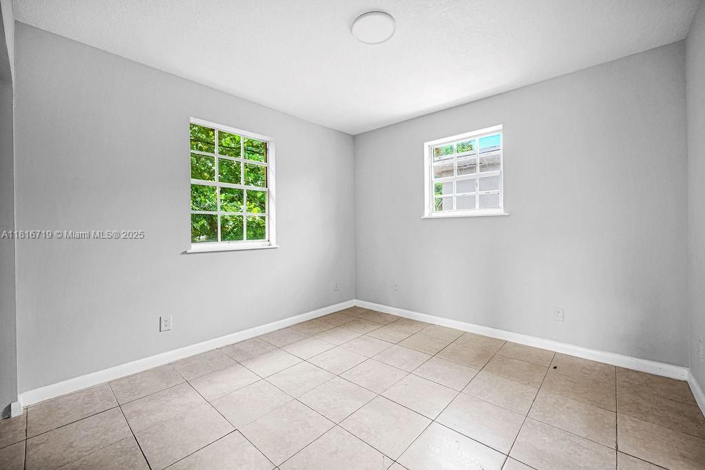 待售: $172,500 (3 贝兹, 2 浴室, 1056 平方英尺)