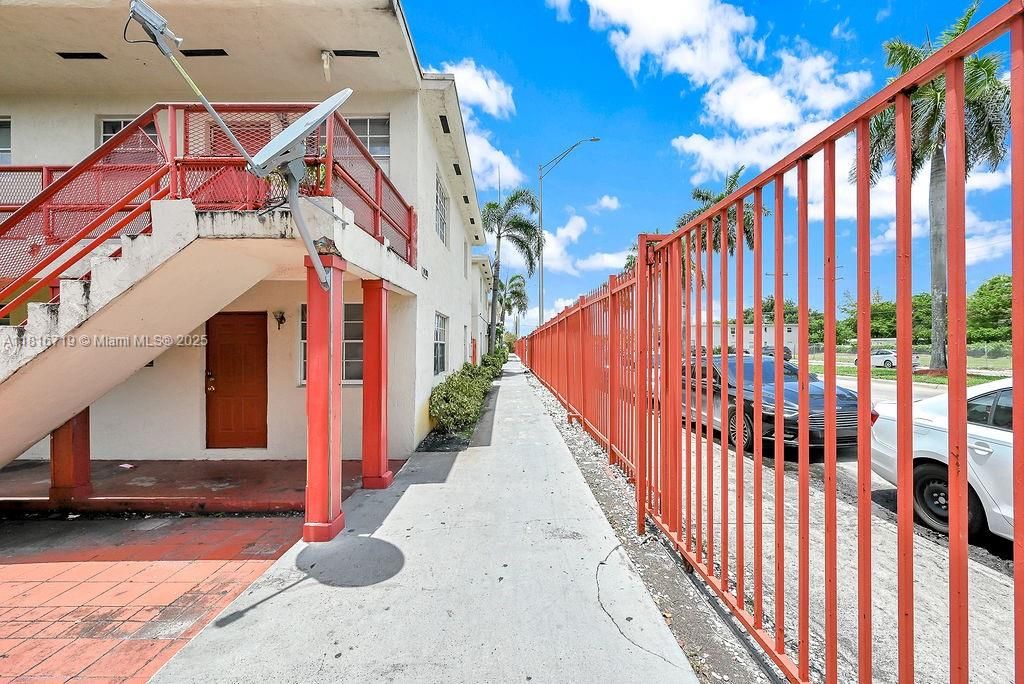 待售: $172,500 (3 贝兹, 2 浴室, 1056 平方英尺)