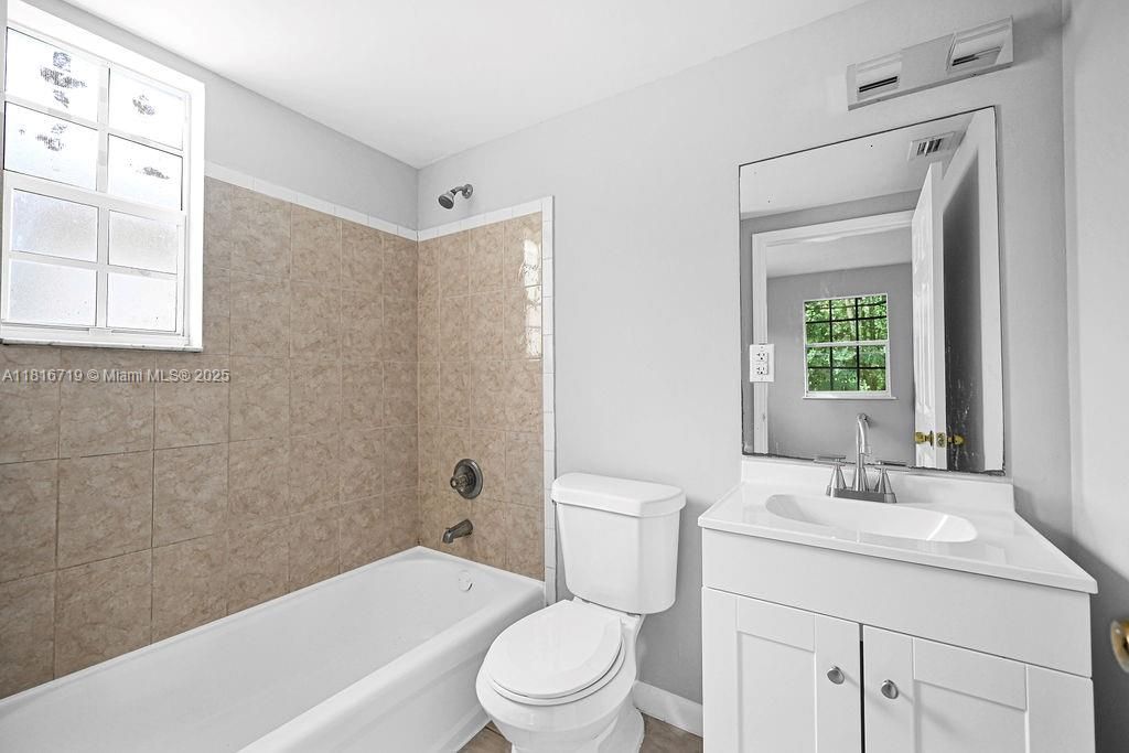 待售: $172,500 (3 贝兹, 2 浴室, 1056 平方英尺)