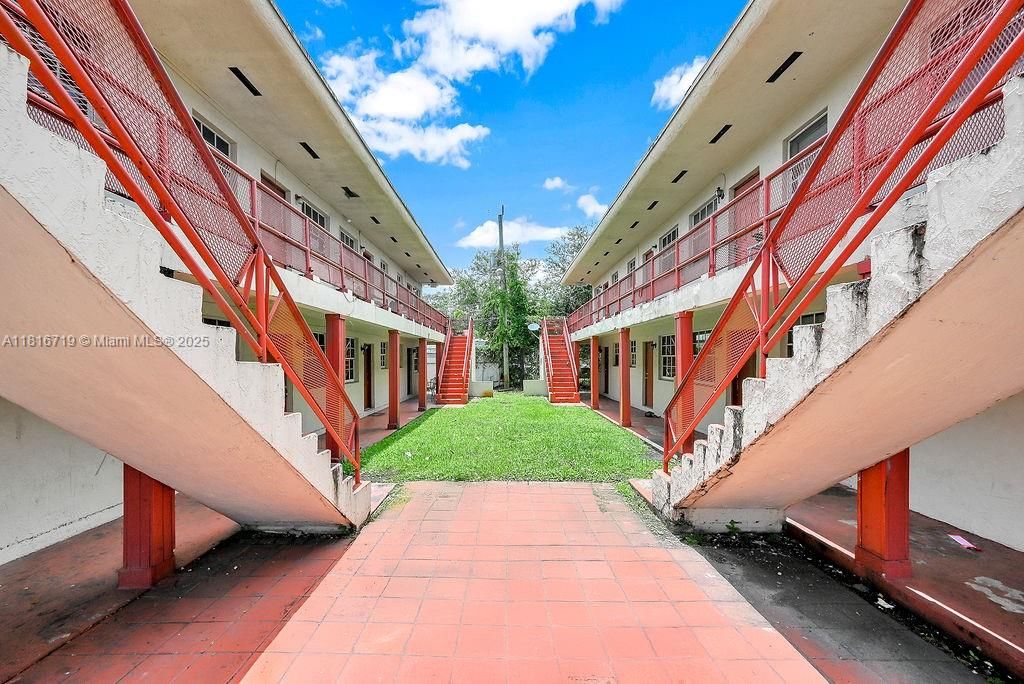 待售: $172,500 (3 贝兹, 2 浴室, 1056 平方英尺)