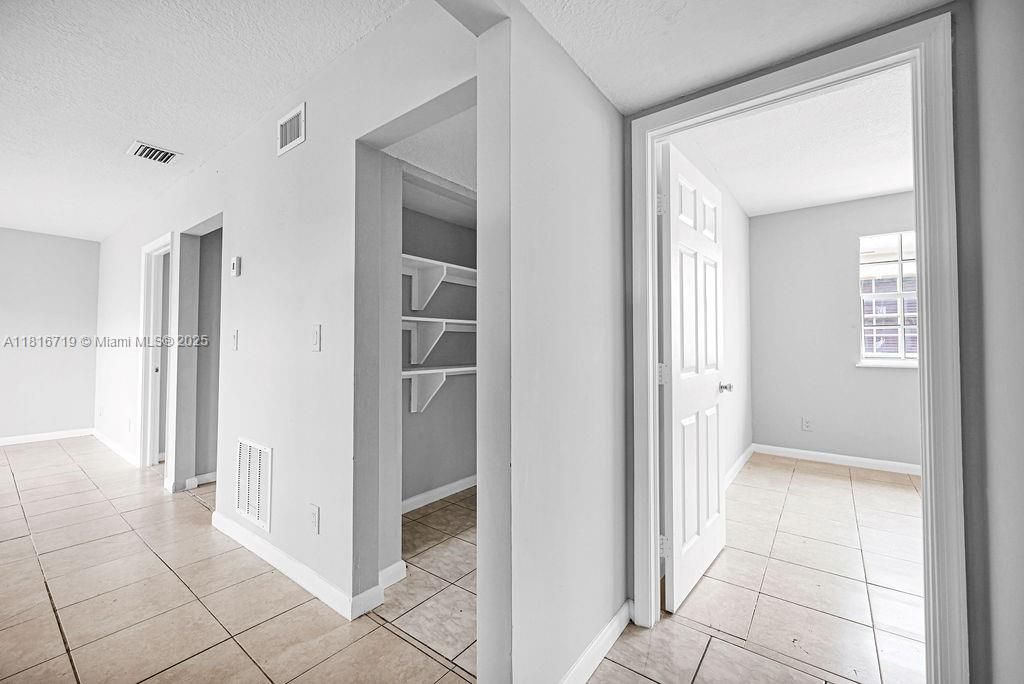 待售: $172,500 (3 贝兹, 2 浴室, 1056 平方英尺)