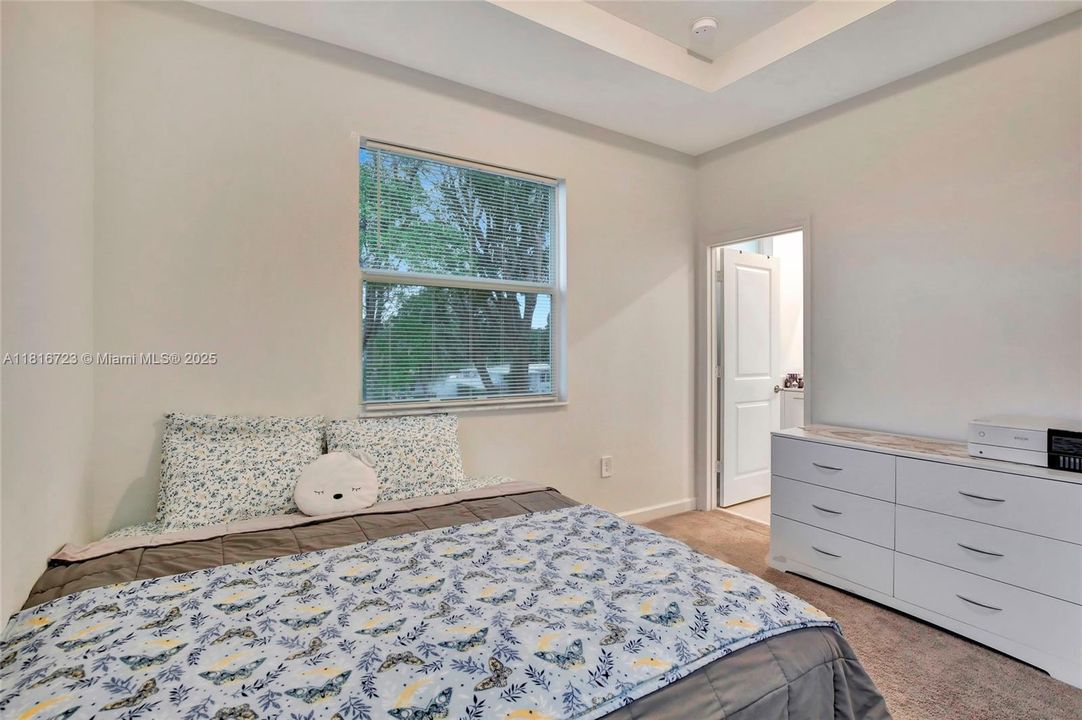 For Sale: $555,000 (3 beds, 3 baths, 1328 Square Feet)