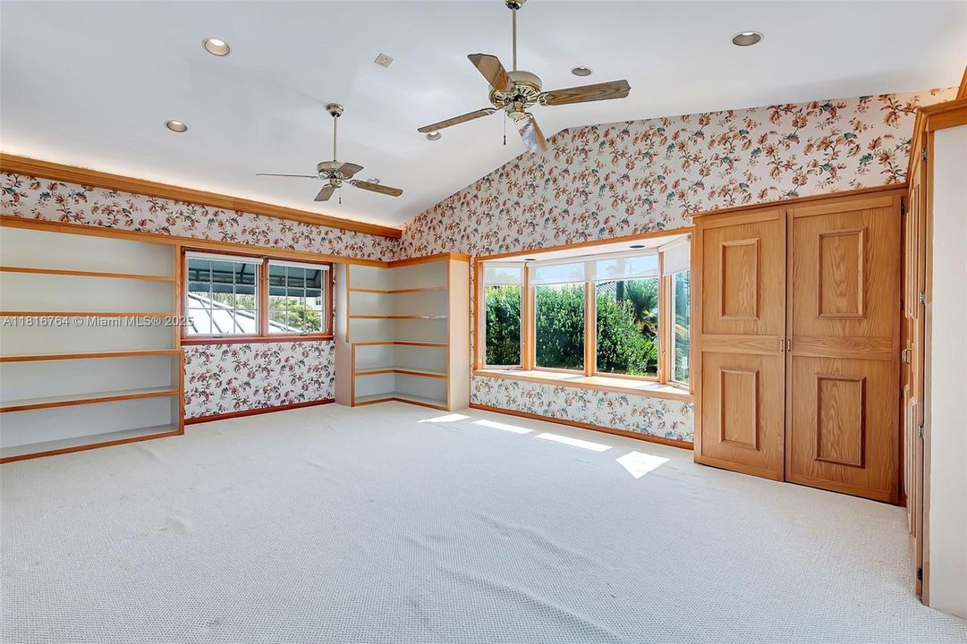 For Sale: $3,000,000 (5 beds, 4 baths, 3673 Square Feet)