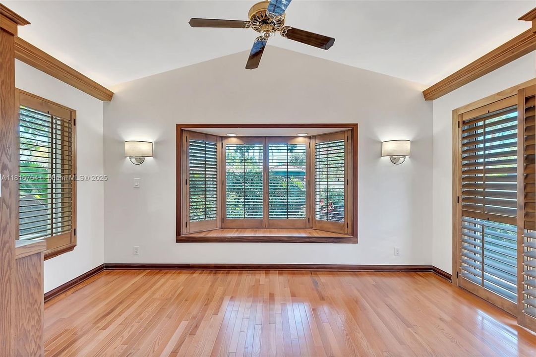 For Sale: $3,000,000 (5 beds, 4 baths, 3673 Square Feet)