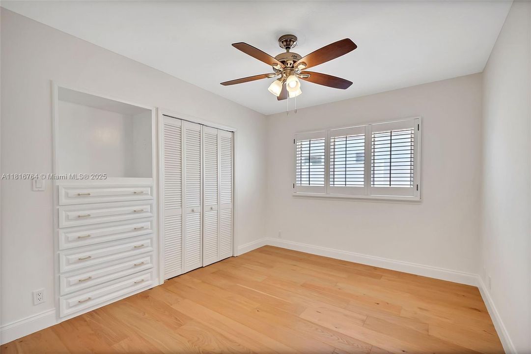 For Sale: $3,000,000 (5 beds, 4 baths, 3673 Square Feet)