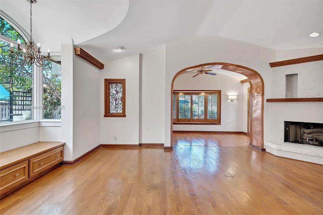 For Sale: $3,000,000 (5 beds, 4 baths, 3673 Square Feet)