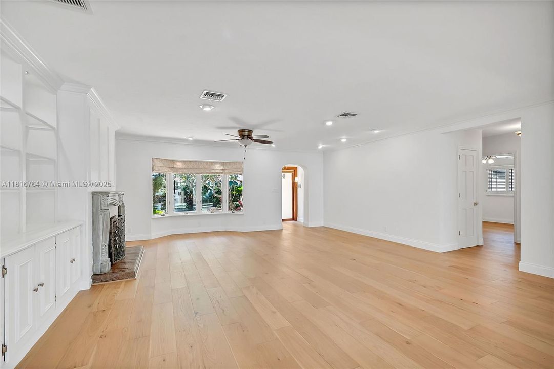 For Sale: $3,000,000 (5 beds, 4 baths, 3673 Square Feet)