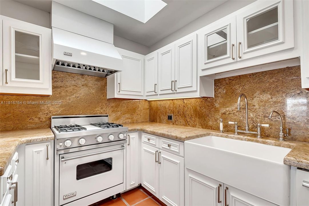 For Sale: $3,000,000 (5 beds, 4 baths, 3673 Square Feet)