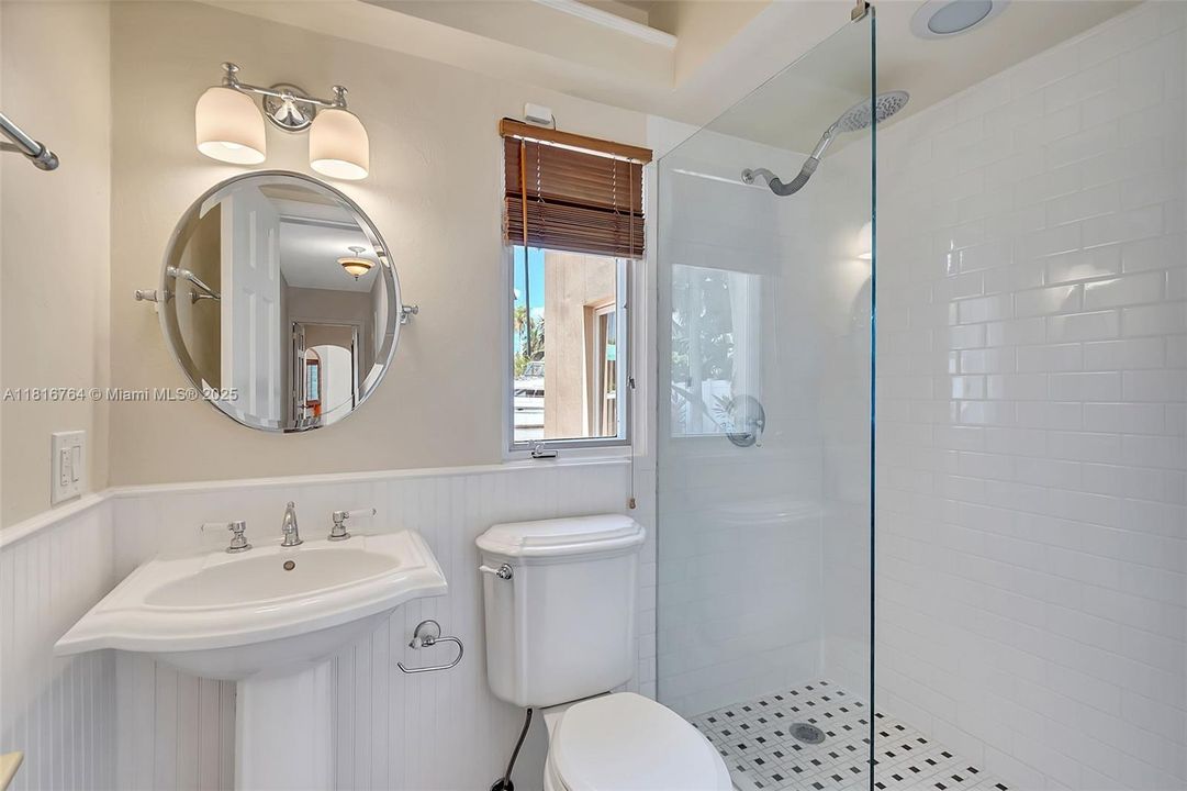 For Sale: $3,000,000 (5 beds, 4 baths, 3673 Square Feet)