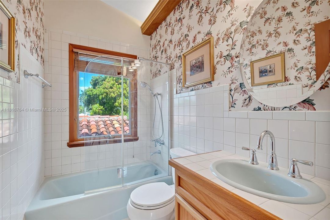 For Sale: $3,000,000 (5 beds, 4 baths, 3673 Square Feet)