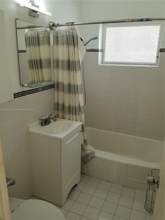 待售: $218,000 (1 贝兹, 1 浴室, 445 平方英尺)