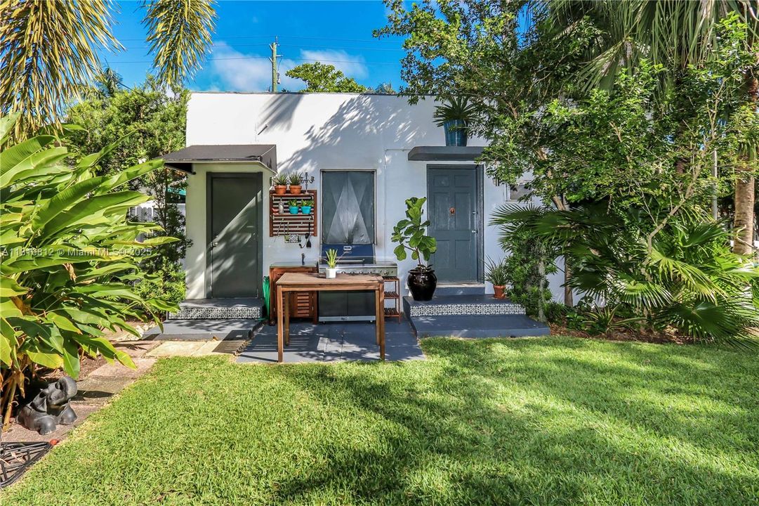 Active With Contract: $1,174,000 (4 beds, 4 baths, 2551 Square Feet)