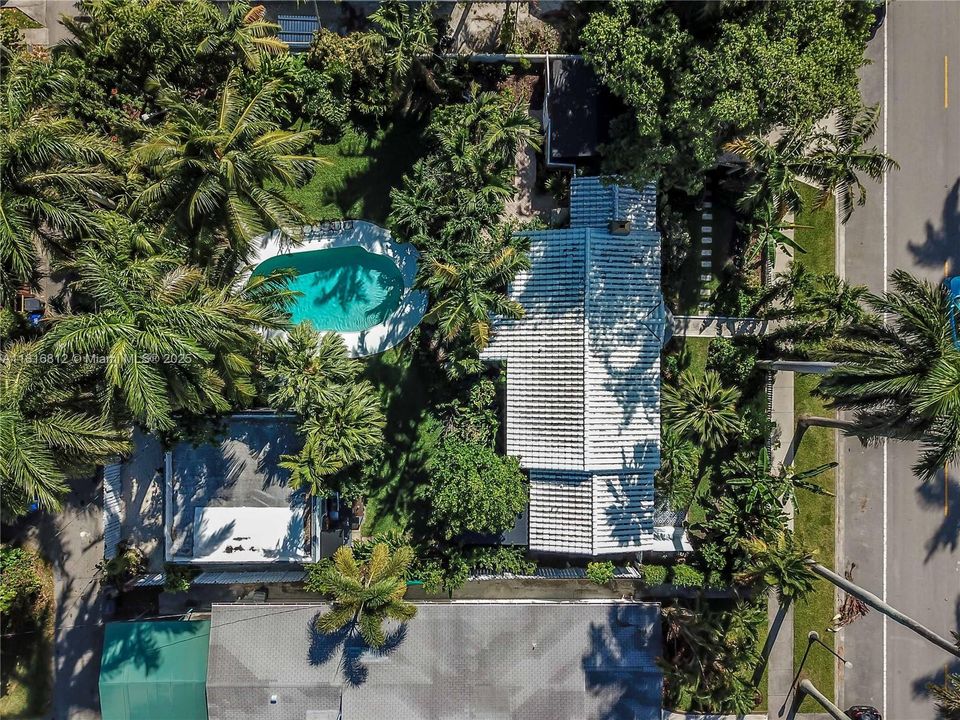 Active With Contract: $1,174,000 (4 beds, 4 baths, 2551 Square Feet)