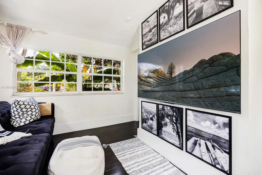 Active With Contract: $1,174,000 (4 beds, 4 baths, 2551 Square Feet)