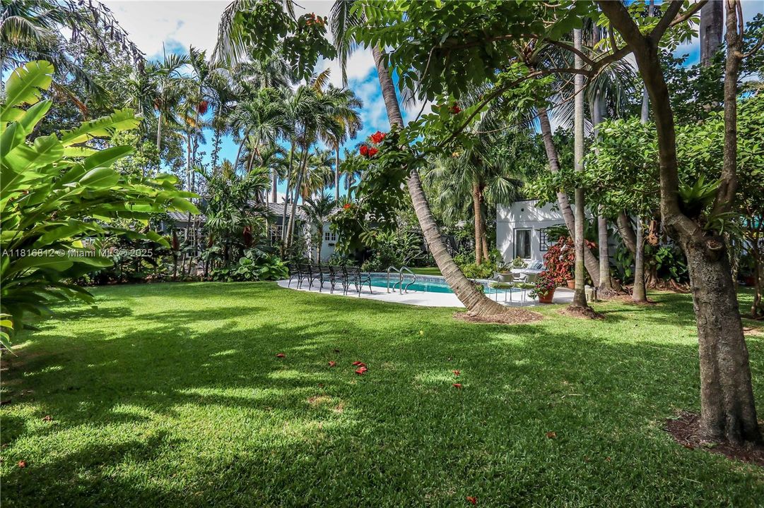 Active With Contract: $1,174,000 (4 beds, 4 baths, 2551 Square Feet)