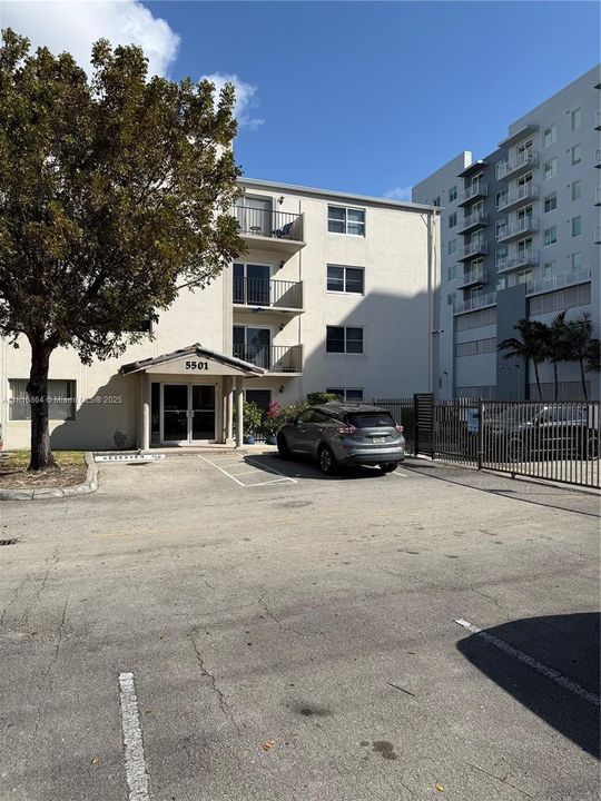 Vendido Recientemente: $259,000 (2 camas, 2 baños, 852 Pies cuadrados)