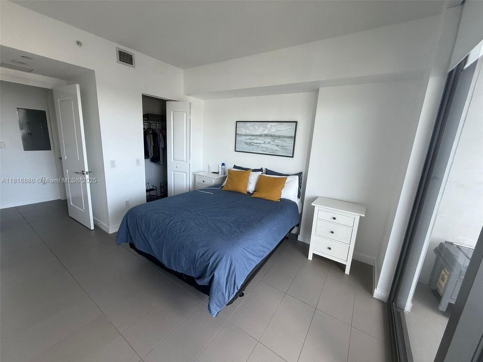 待售: $440,000 (1 贝兹, 1 浴室, 752 平方英尺)