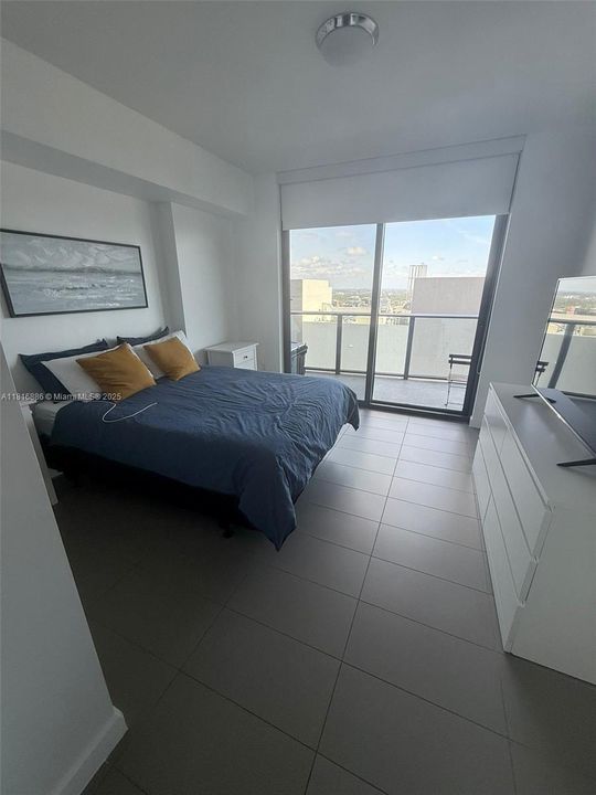 待售: $440,000 (1 贝兹, 1 浴室, 752 平方英尺)