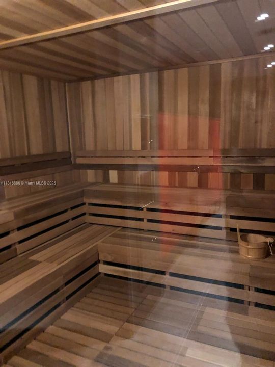 待售: $440,000 (1 贝兹, 1 浴室, 752 平方英尺)