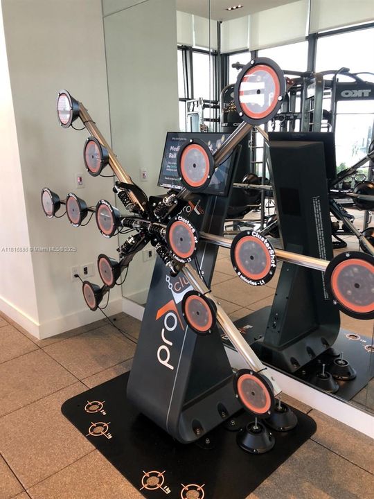 待售: $440,000 (1 贝兹, 1 浴室, 752 平方英尺)