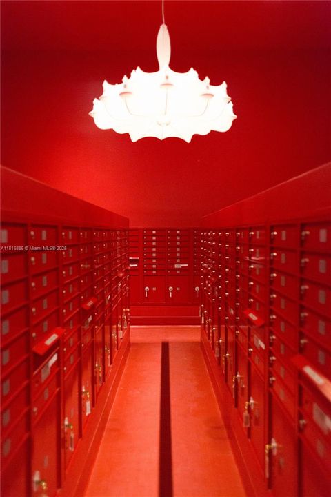 待售: $440,000 (1 贝兹, 1 浴室, 752 平方英尺)