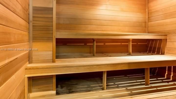 For Sale: $1,150,000 (1 beds, 2 baths, 1246 Square Feet)