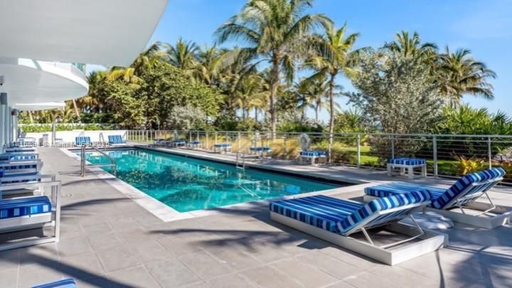 For Sale: $1,150,000 (1 beds, 2 baths, 1246 Square Feet)