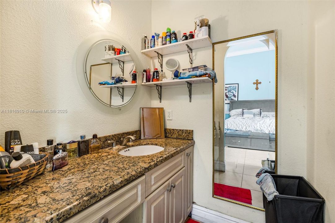 For Sale: $2,250,000 (5 beds, 4 baths, 5190 Square Feet)