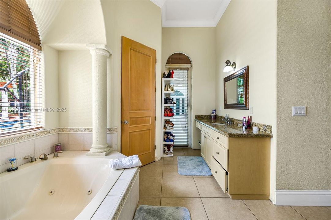 For Sale: $2,250,000 (5 beds, 4 baths, 5190 Square Feet)