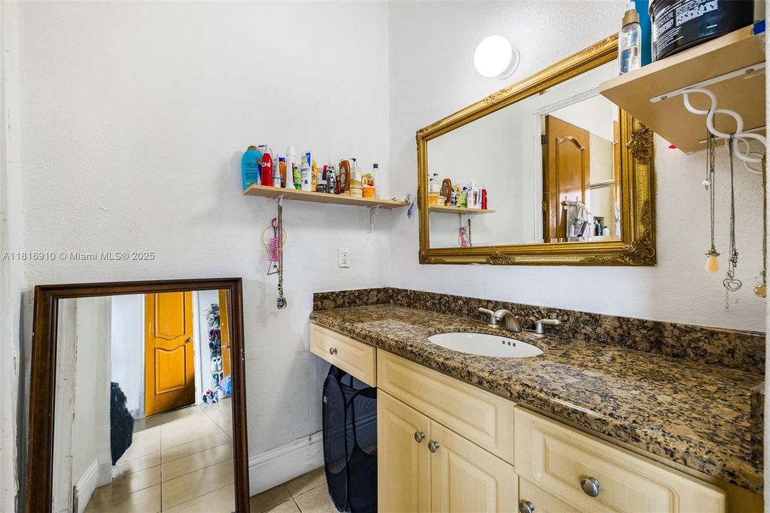 For Sale: $2,250,000 (5 beds, 4 baths, 5190 Square Feet)