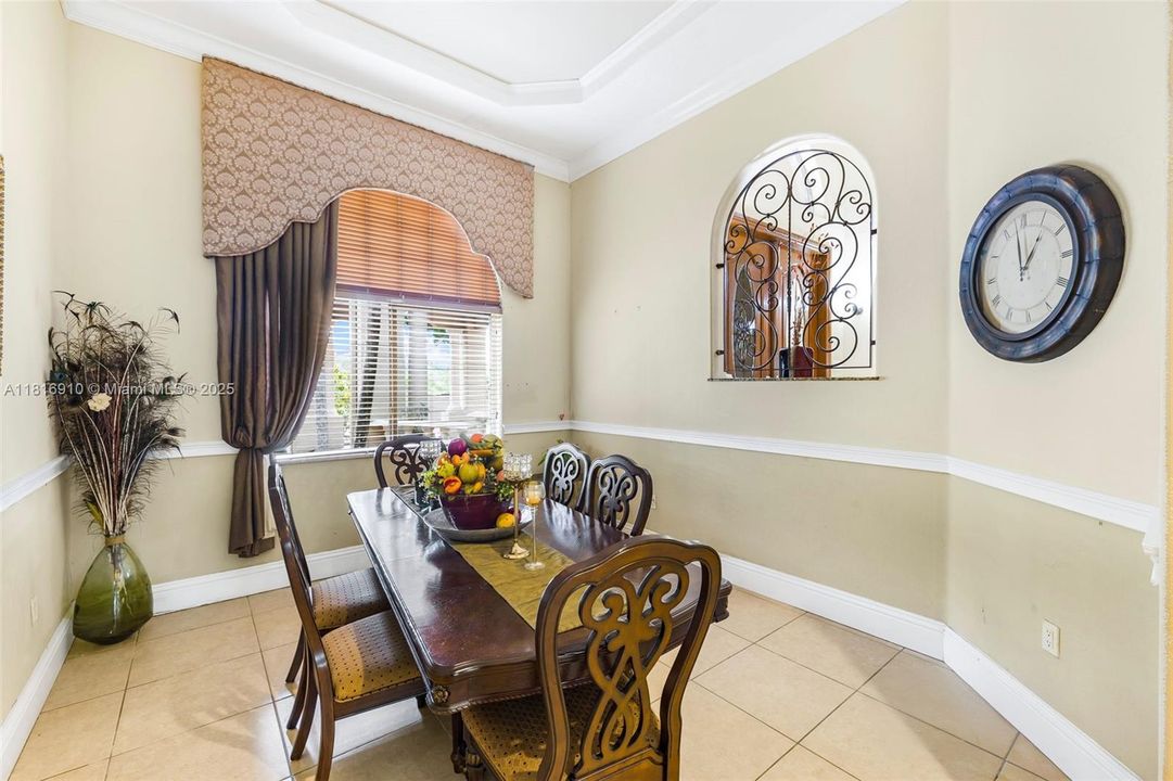 For Sale: $2,250,000 (5 beds, 4 baths, 5190 Square Feet)