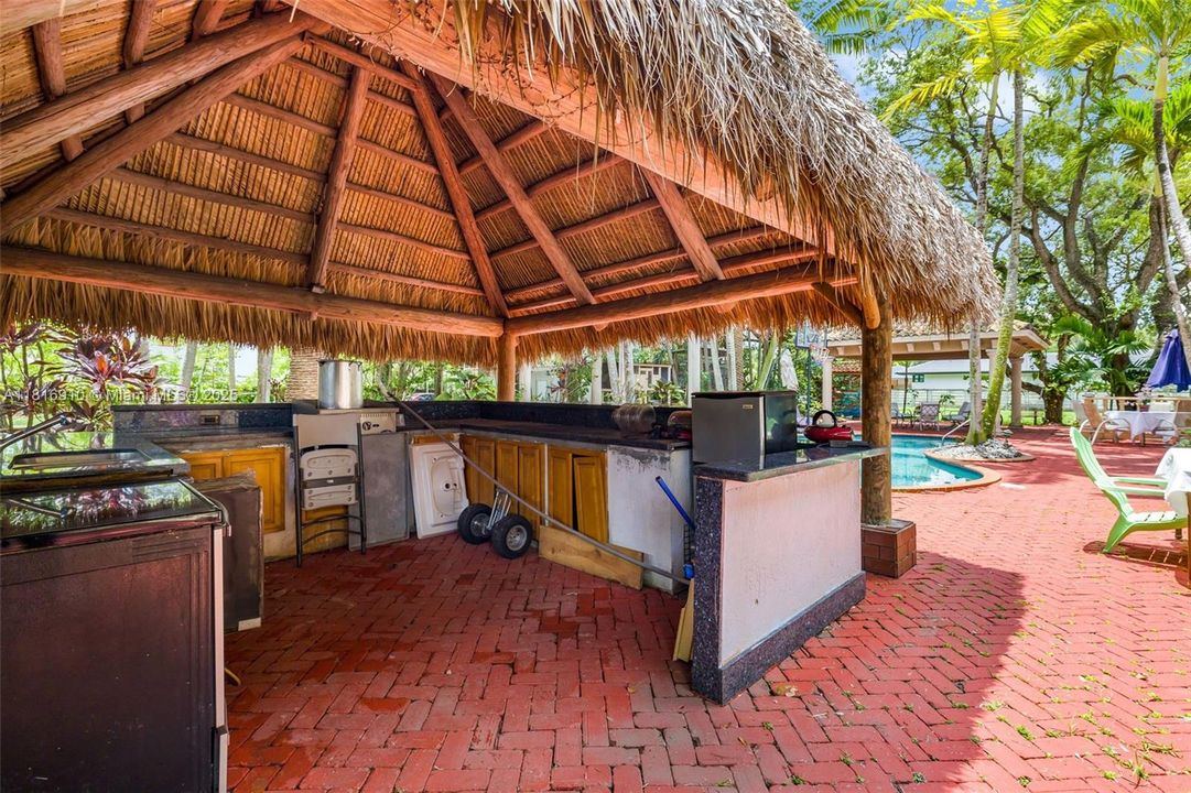 For Sale: $2,250,000 (5 beds, 4 baths, 5190 Square Feet)