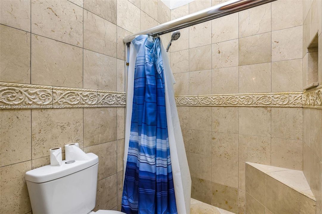 For Sale: $2,250,000 (5 beds, 4 baths, 5190 Square Feet)