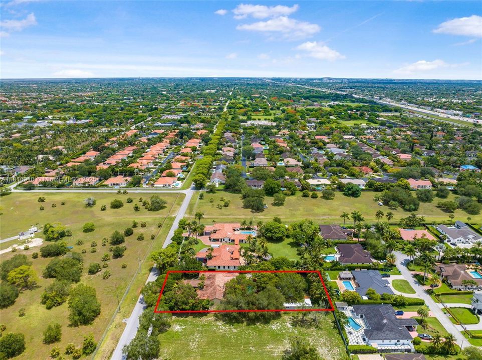 For Sale: $2,250,000 (5 beds, 4 baths, 5190 Square Feet)