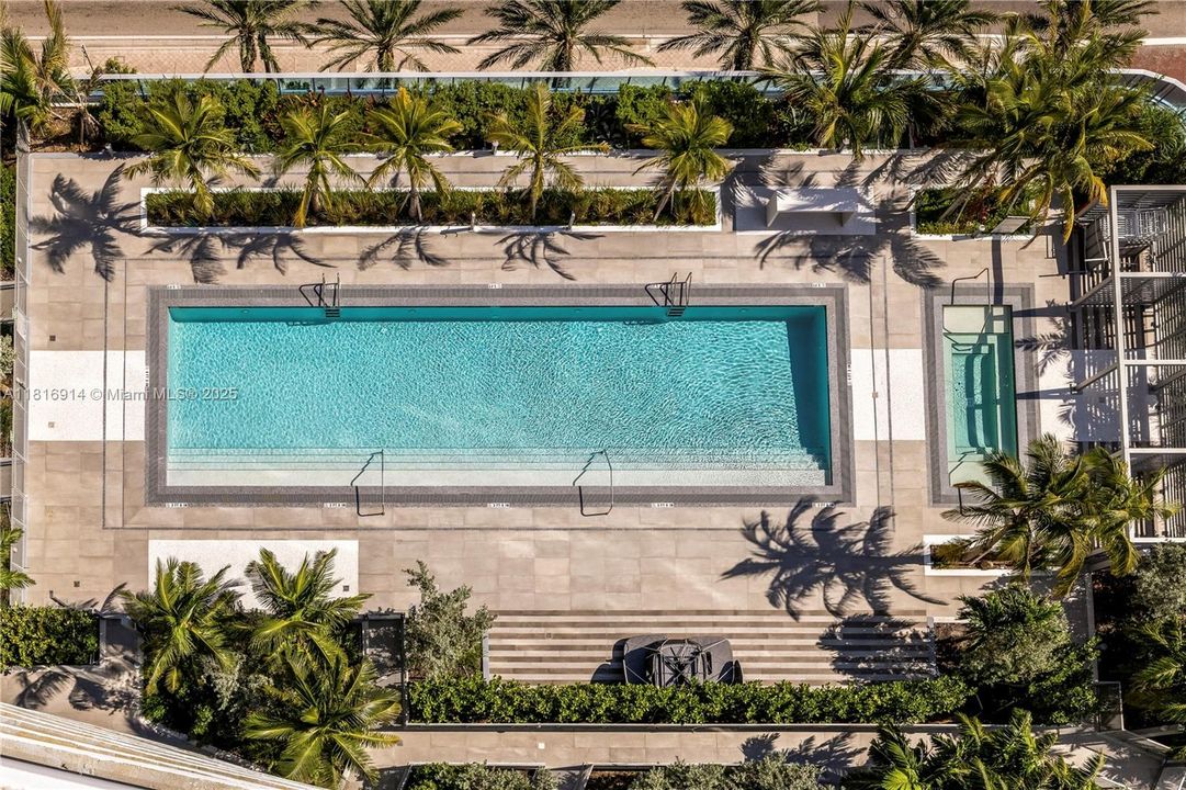 For Sale: $1,480,000 (2 beds, 2 baths, 1388 Square Feet)