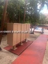 待售: $199,000 (1 贝兹, 1 浴室, 688 平方英尺)