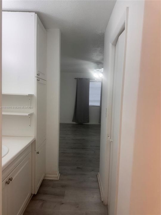 待售: $199,000 (1 贝兹, 1 浴室, 688 平方英尺)